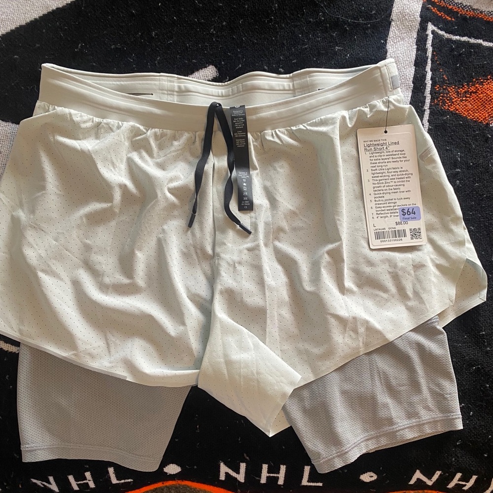 Lululemon White large men’s athletic shorts NWT